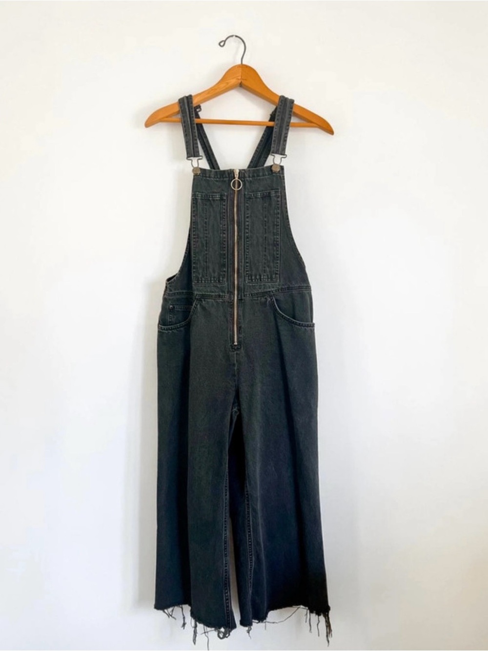 H&M &denim Washed Black Denim O-ring Zipper Crop Overall